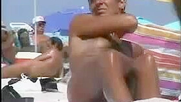 Vídeo Voyeur de Praia com Nudismo Quente