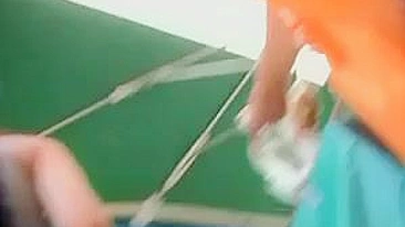 Vídeo Secreto de Câmera Candidata: Garotas Gostosas Espiadas por Baixo da Saia