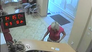 Vídeo nu de loira gostosa no solário