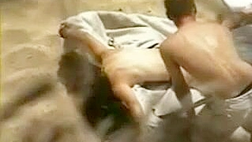 Mulher Transando com Seu Cara na Praia Flagrada por Câmera Voyeur