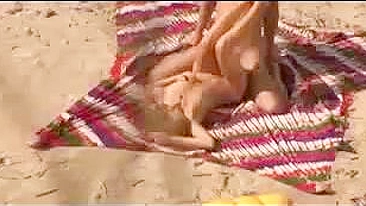 Vídeo XXX na Praia: Casal Pego Transando pela Câmera Voyeur