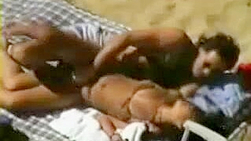Voyeurs Amadores Safados em Foda Quente na Praia de Nudismo! Mmm!