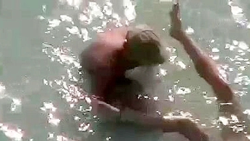 Voyeur na Praia Francesa Fodendo Flagrado por Câmera Pervertida