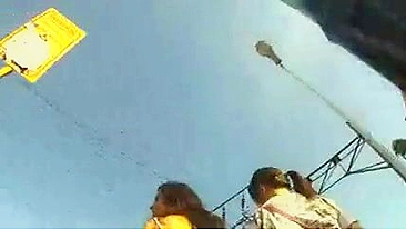 Vídeo Upskirt Quente de Gata em Jeans Justo Mostrando a Bunda