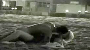 Vídeo Voyeur na Praia: Casal Espiado Transando