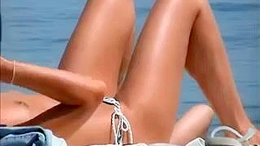 Praia Curvilínea Da Riviera Francesa, Loira Francesa Filma Topless