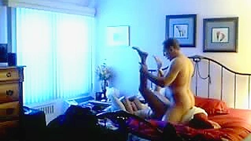 Garota Inocente Filmada em Spy Cam Fodendo Outro Cara