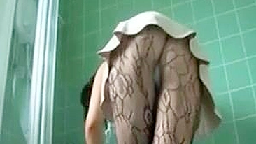 Vídeo Sacana e Excitante de Calcinha por Baixo!