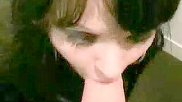 Vídeo de Sexo Voyeur Alemão em Cabine de Supermercado Público