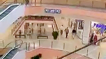 Vídeo de Sexo Voyeur Alemão em Cabine de Supermercado Público