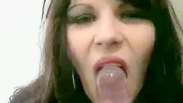 Vídeo de Sexo Voyeur Alemão em Cabine de Supermercado Público