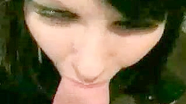 Vídeo de Sexo Voyeur Alemão em Cabine de Supermercado Público