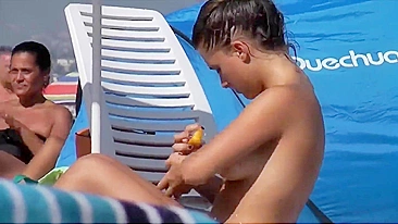 Gostosas com Peitões Lindos na Praia