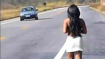 Mulher Voyeur Sexy Mostra Buceta Suculenta em Vídeo Quente