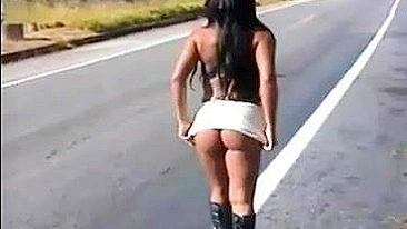 Mulher Voyeur Sexy Mostra Buceta Suculenta em Vídeo Quente