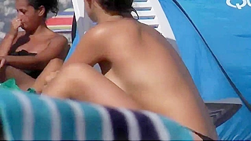 Belas Tetonas na Praia