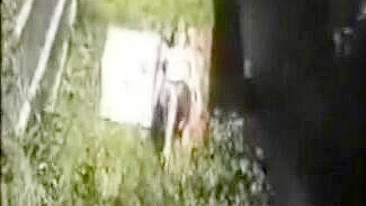 Capturando às Escondidas Mulher de Peitos Nus na Praia