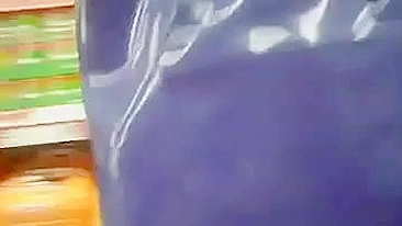 Esposa Sexy sem Calcinha Filmada na Loja Local