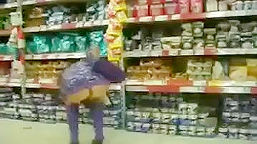 Esposa Sexy sem Calcinha Filmada na Loja Local