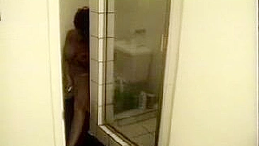 Irmã Negra Gostosa Exposta na Câmera Espiã!