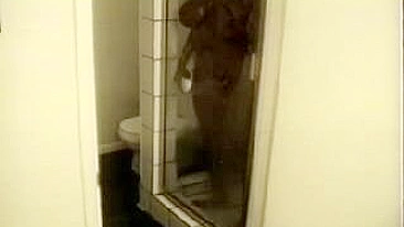 Irmã Negra Gostosa Exposta na Câmera Espiã!