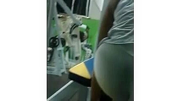 Vídeo Espontâneo de Bunda Grande Filmada na Academia