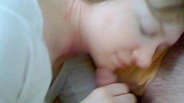 Filho da puta fode a mãe MILF gordinha com seu pauzão!