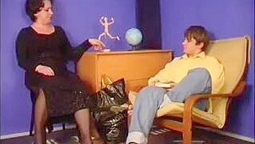 Filho Arromba o Cu Apertado da Mãe em Filme XXX de Incesto Insano!