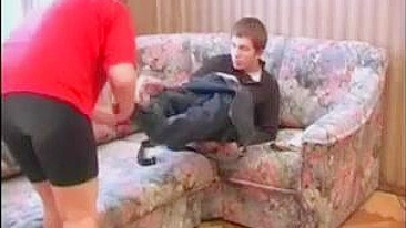 Puta merda! Salsichão do filho afunda na xota suculenta da mamãe!