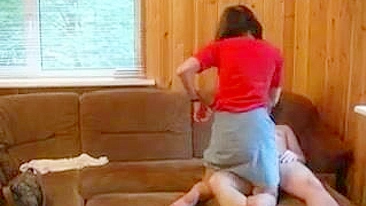 Puta merda, é assim que se dá uma surra no cu da mamãe, filho! - Uma foda de incesto real!