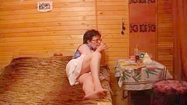 MILF do caralho e filho em foda hardcore na porra da cama!