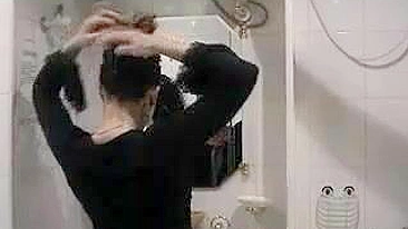 Mãe Peituda e Filho no Sexo Selvagem na Cama, Pai Fora!