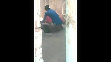 Filha incestuosa vai ser arrombada e ele adora a vista