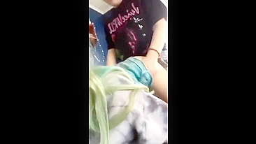 Arrombando a buceta apertada da irmã por trás pra ela gritar