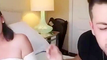 Irmãos sem medo se pegando e ficando cheios de tesão