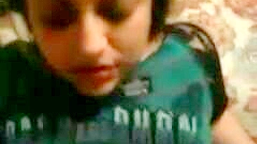 Mamãe árabe leva surra na buceta em cena POV hoje