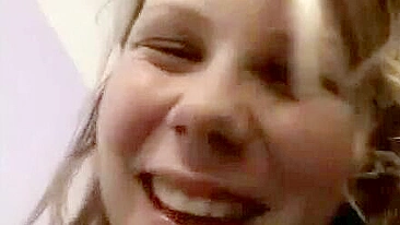 Irmã levando na vaqueira numa foda casual com o irmão