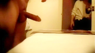 Filho é pego no banheiro num filme XXX de incesto taboo