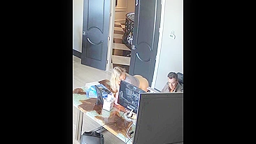 O cara adora o corpo dela porque é a própria filha, óbvio