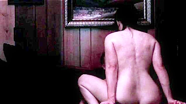 Pais fodendo no escuro em filme de incesto taboo HQ