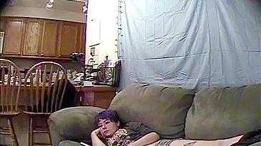 Irmã se masturbando com pornô, taboo e incesto bem quente