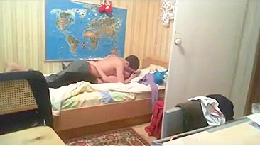 Chupando pau até as bolas, essa irmã taboo também ama sexo vaginal