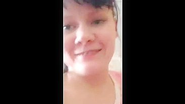 Após sorrir pra ela, cara tira a virgindade da irmã em POV