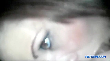 Mamãe exibindo talento oral com intensidade no boquete safado