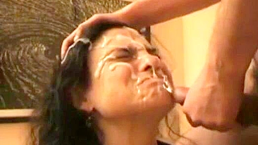 Cara vai gozar na própria mãe porque é louco por tabu