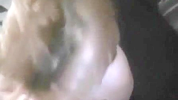 Mamãe de meia-calça louca pra gozar com pau fundo