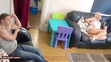 Mamãe sem calcinha e por isso o enteado mete forte nela