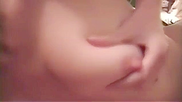 Filha teen quicando no pau do pai em filme de incesto safado