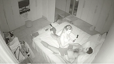 Filho Espia Pais Fodendo, Grava Mãe Selvagem Cavalgando Inverso no Pau do Pai