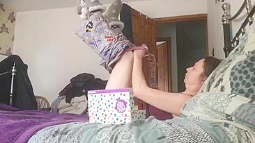 Esposa Gostosa Flagrada Se Masturbando com Orgasmo Longo - Voyeur HCM!